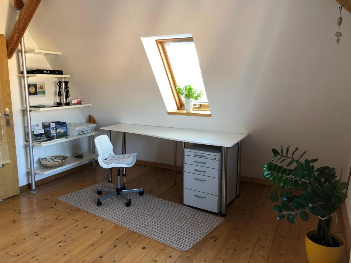 Attraktives 2-Zimmer-Apartment Mit Ausblick Jena Buitenkant foto